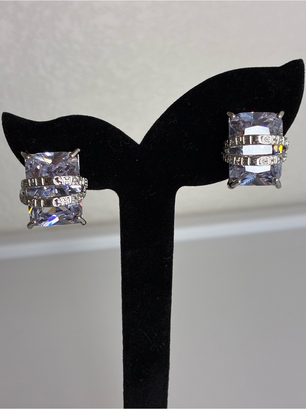 Vintage Classic Clear Crystal Silver-Tone Stud Earrings